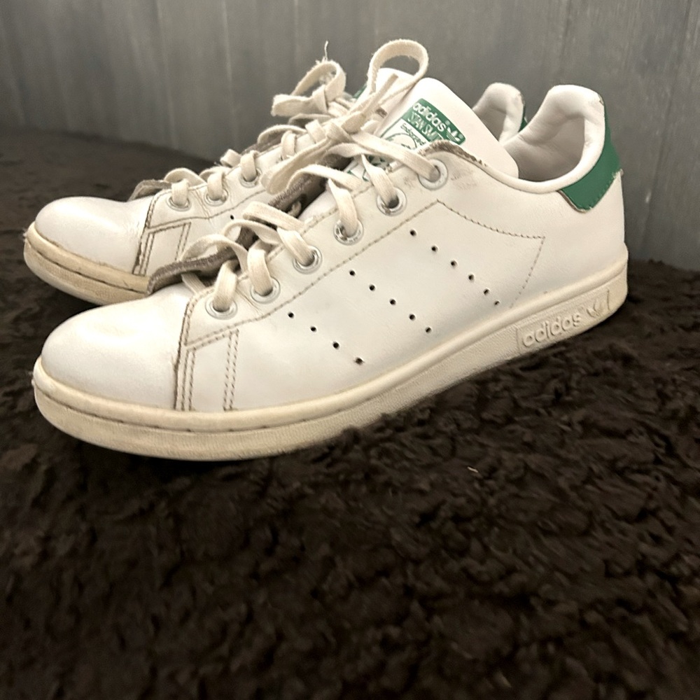Adidas Stan smith, size 5, white and green